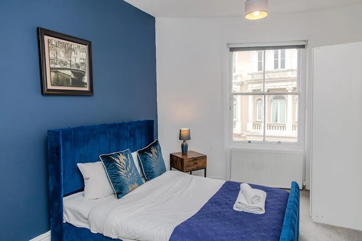 Whole House Near Brighton Beach United Kingdom